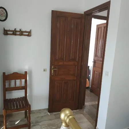 Gerekos Studios And Apartments Agios Georgios  Buitenkant foto