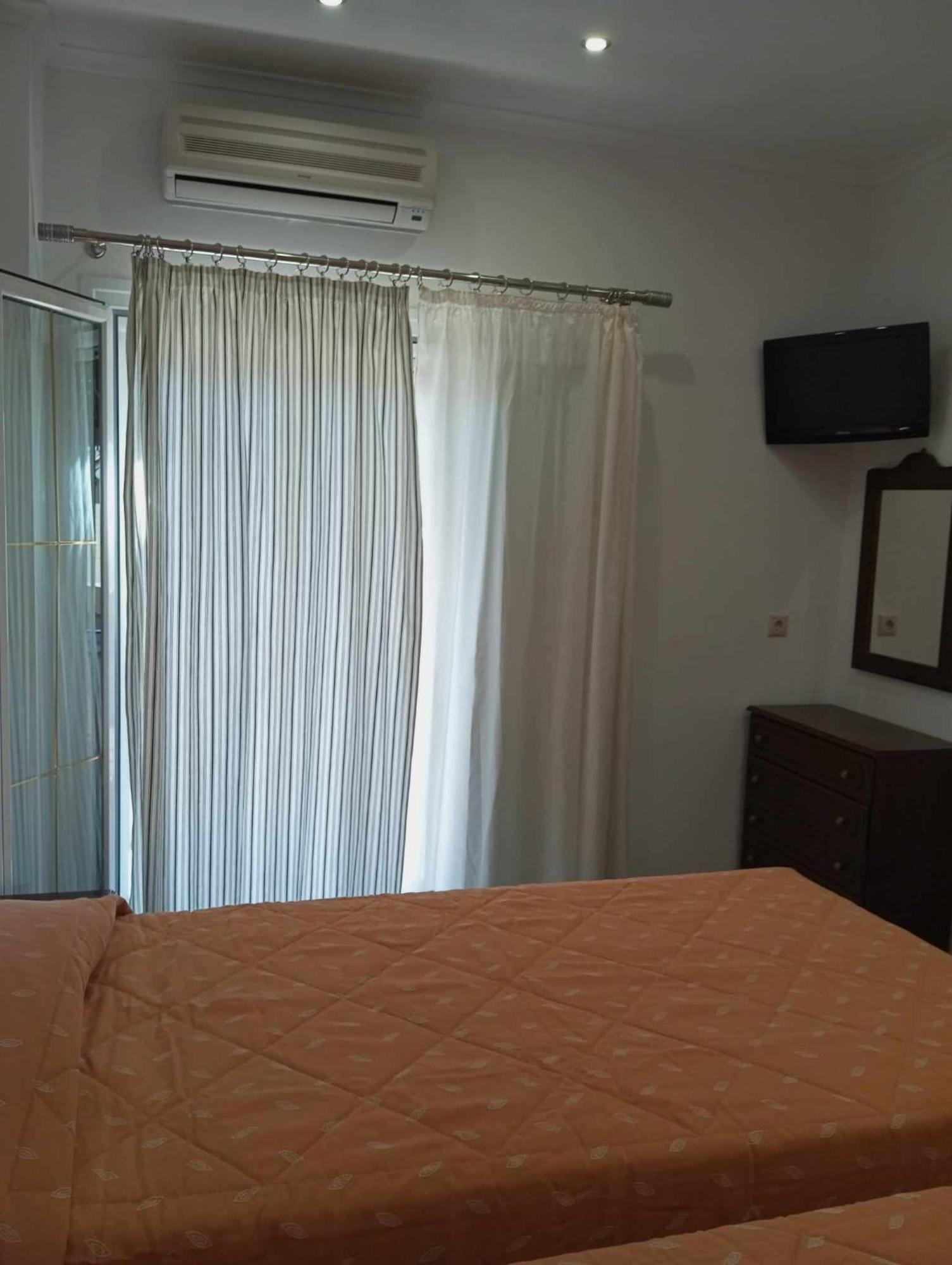 Gerekos And Apartment